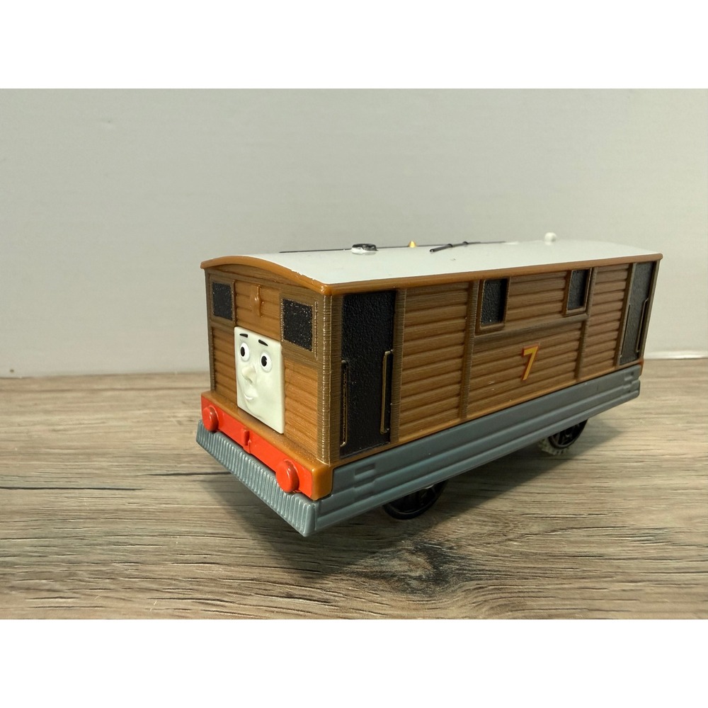 Thomas & Friends TrackMaster Toby Tram Engine Motorized Train 2013 Mattel No 7 - Picture 9 of 14